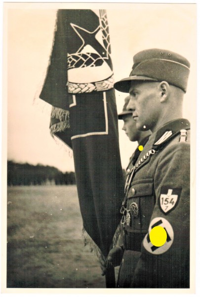Foto RAD Fahnenträger mit Ringkragen und Abzeichen